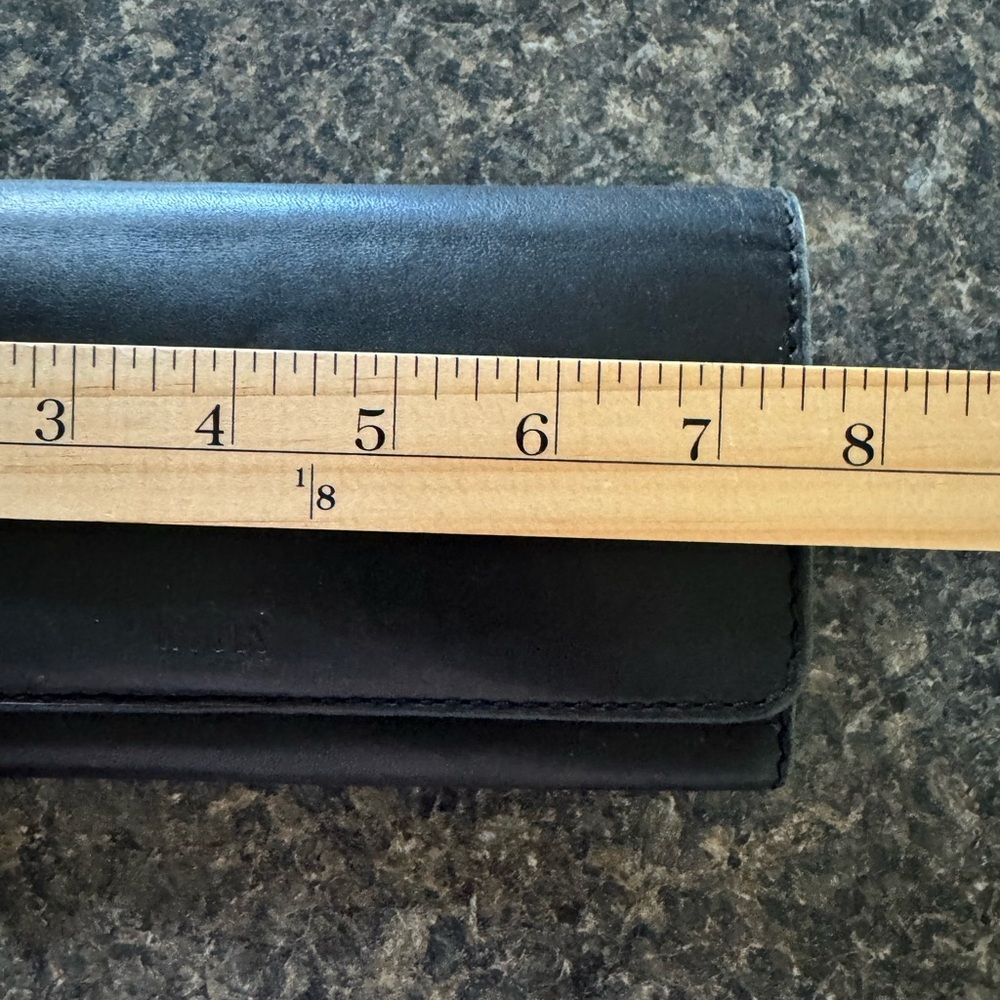Roots Genuine Leather Long Wallet Made in Canada - Picture 9 of 10